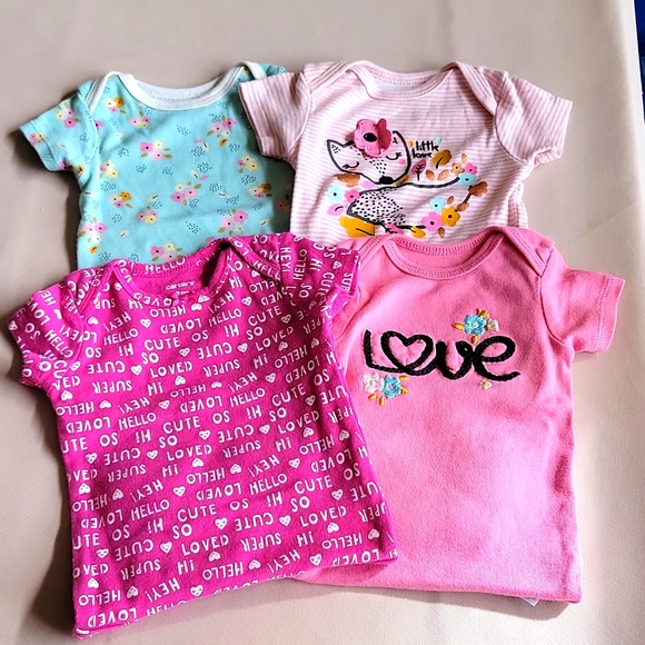 Onsies Bundle - Picture 1 of 2